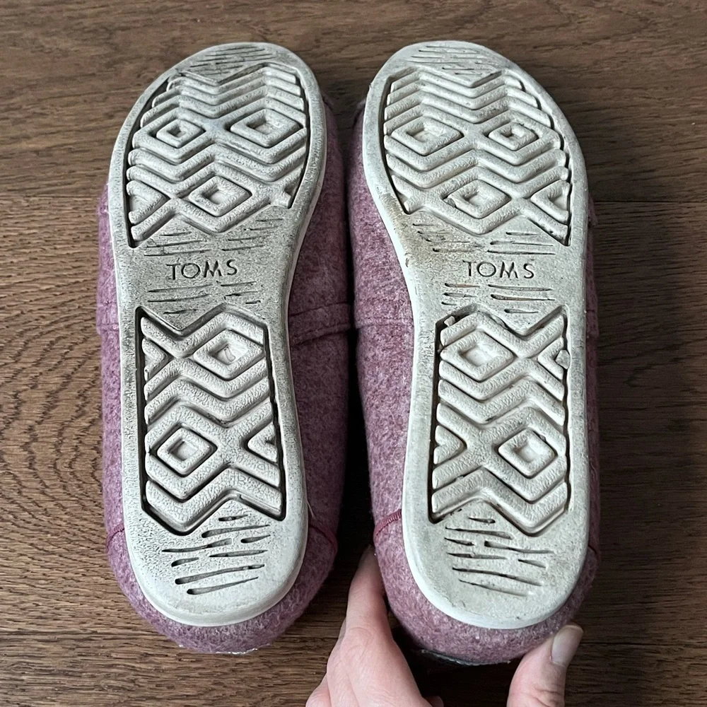 TOMS Embroidered Two Tone Felt Faux Fur Alpargata Shoes Size 10 Canyon Rose Pink